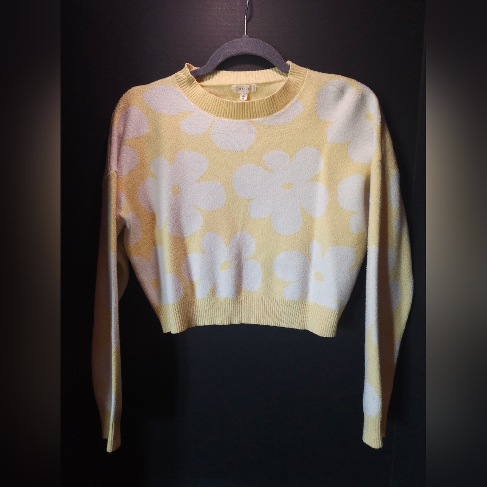 debut Yellow Crewneck Sweater with White Floral Pattern